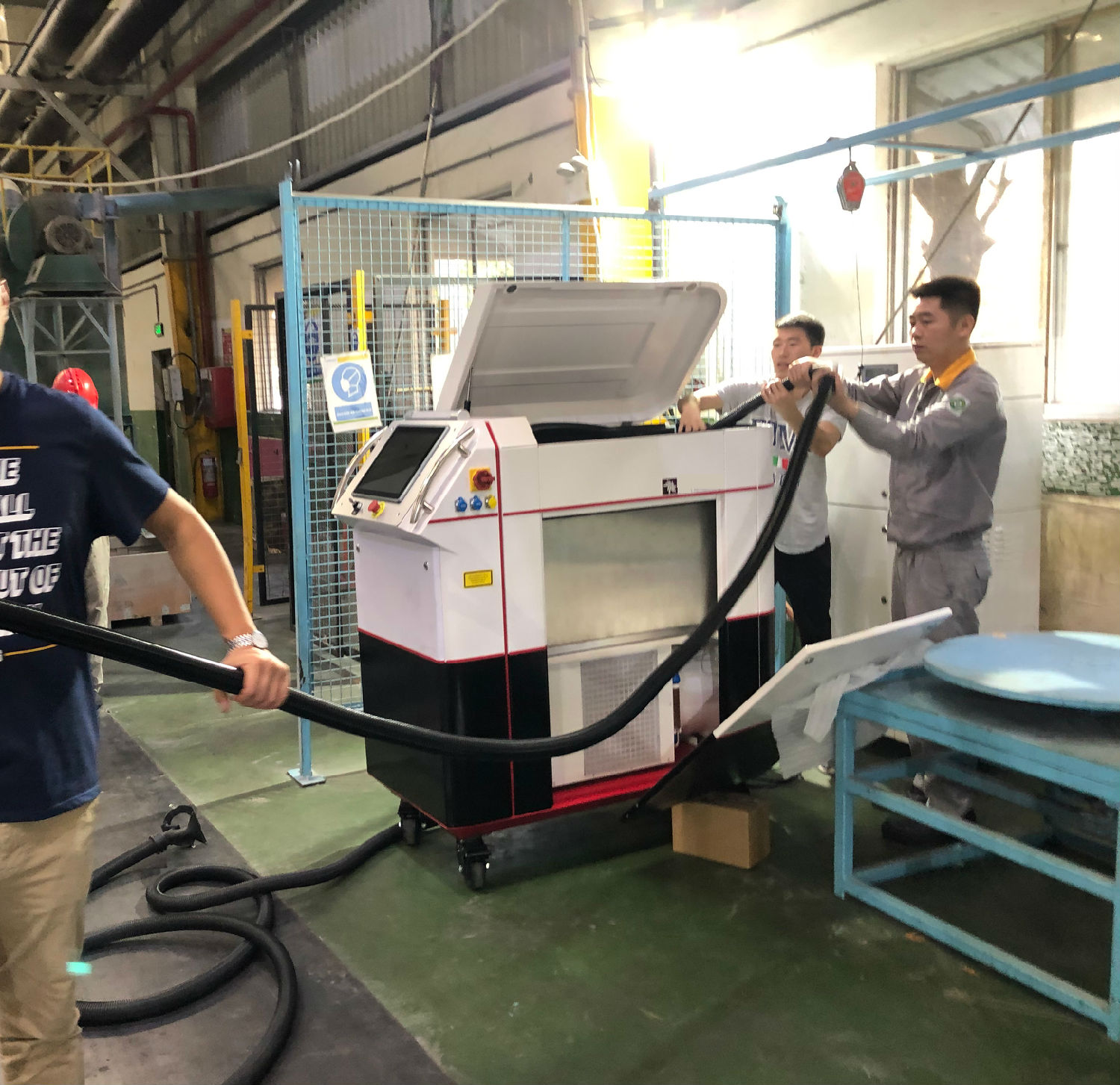 高效革新，精準賦能 Worldtek輪胎模具激光清洗機客戶現場裝機實錄